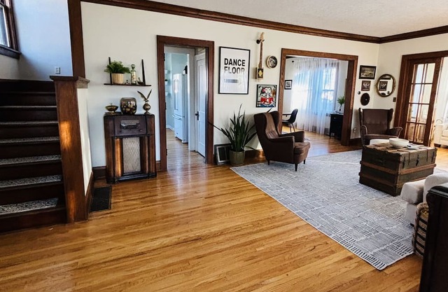 Downtown Alexandria Walking distance to parks, bike trail, boutiques, restaurant