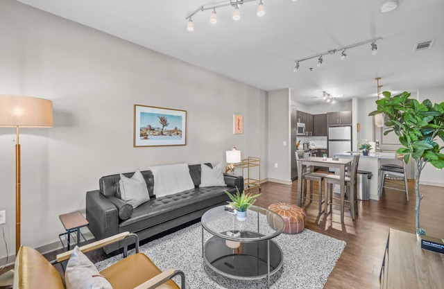 New Apartment in Decatur Square!