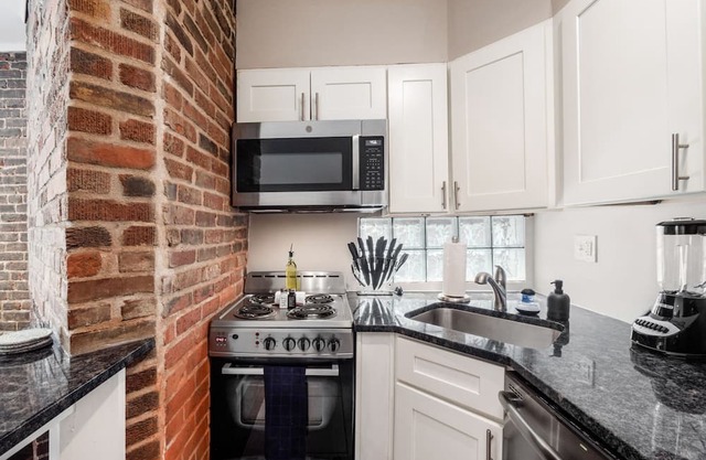 Cozy 2 Bedroom Apartment-Heart of German Village!