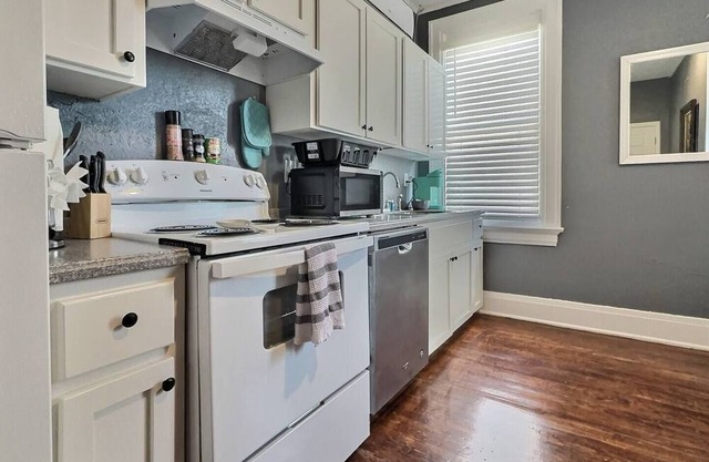 Madison The Legacy Flat; History Rich 1 Bd 1 Ba in MGM!