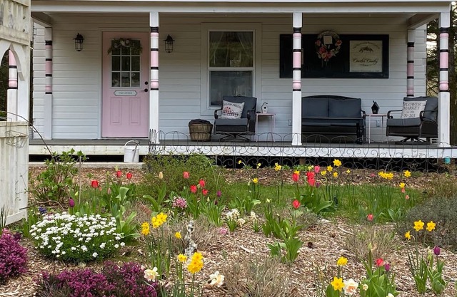 20 acre farm Homestead Flowering Cottage