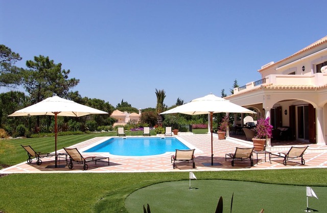 QUINTA DO LAGO AMAZING VILLA 1 WITH POOL by HOMING