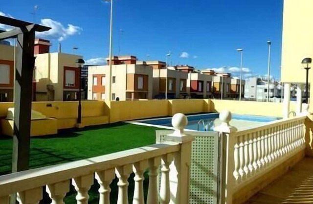 Apartment with pool a few meters from the beach