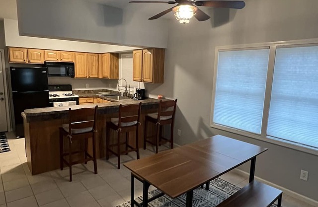 2 Bedroom 1 Bath With Boat Slip Upon Request