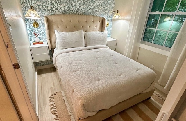 Coastal Carriage House Surrounded By Live Oak Trees in the Heart of Savannah