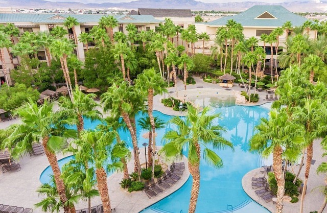 perfect stay for super bowl week