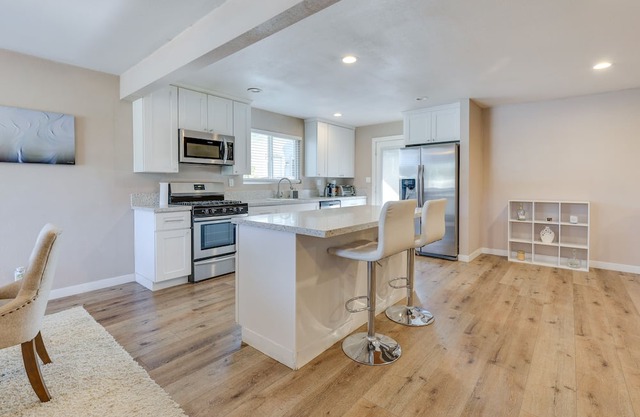 Escondido Home w/ Yard ~ 1 Mi to Grape Day Park