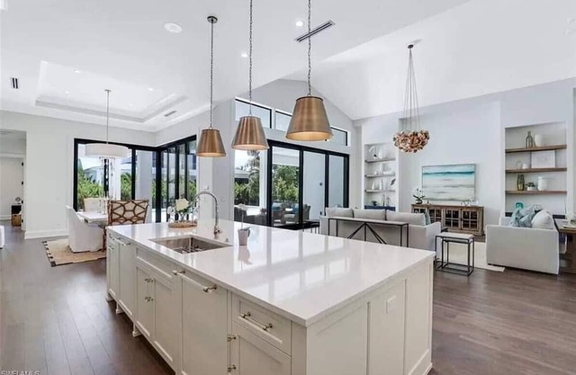 New Moorings Rental w/4BR, 4.5 Bath, Den & Pool