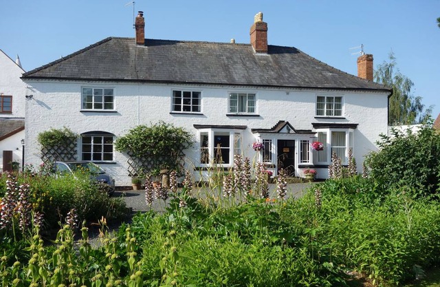 Self catering wing in Regency farmhouse close to the magnificent Malvern Hills