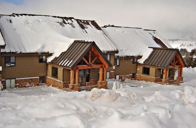 Powder Mountain Ski Resort- Ski in /Ski out. sleeps 7. 2/7-2/14/2025