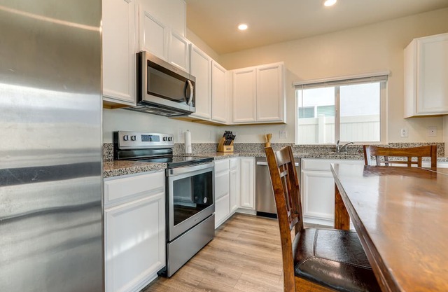 Sacramento Vacation Rental ~ 7 Mi to Downtown!