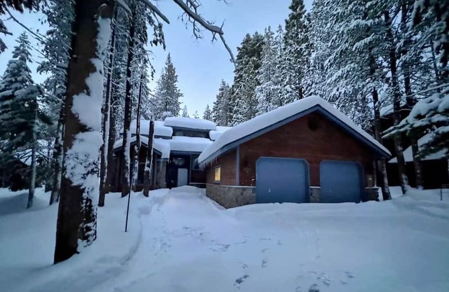 4-bedroom Mountain-Chic Retreat