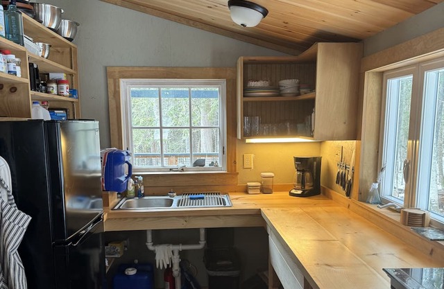 Delightful cottage 1 mile from downtown Greenville!