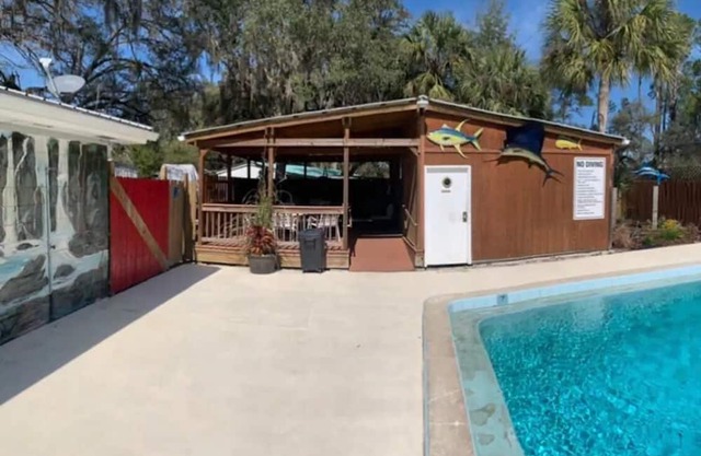 North Florida Retreat RV getaway. Pool and pet friendly