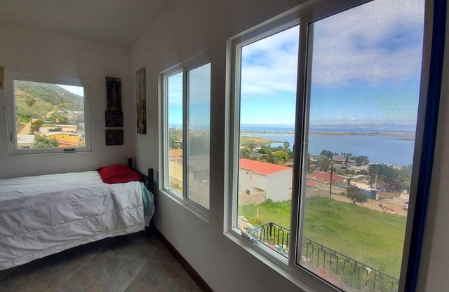 Amazing view. New studio fully furnished, view to The Pacific and Ensenada.
