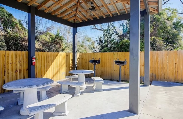 Well-Appointed Rooms! Close to Creole Nature Trail Adventure Point