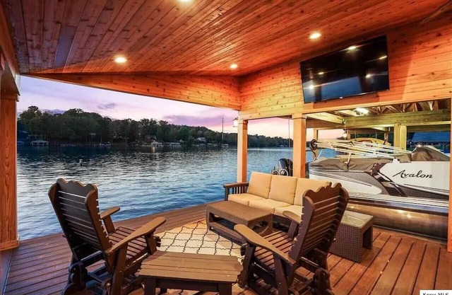 Comfortable Lakefront Home with beautiful dock on Apple Valley Lake, Ohio.