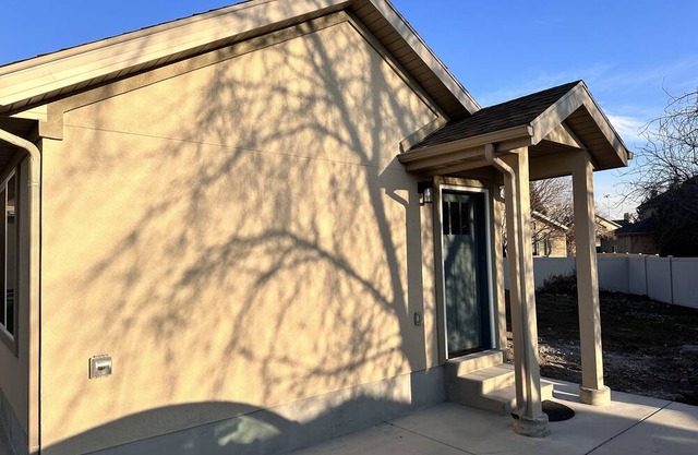 Quiet guesthouse: work, family care or students