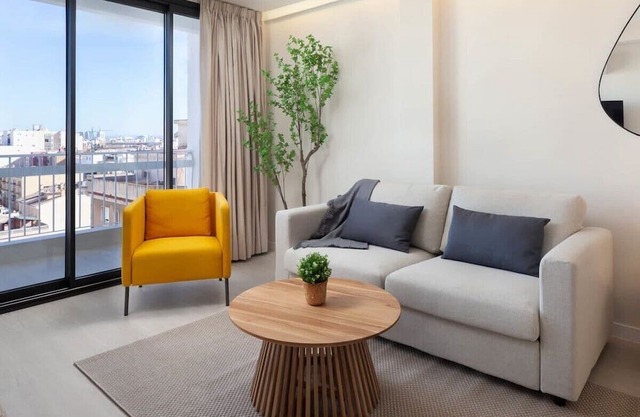 Live Like a Local: Your Comfortable Retreat at Pasaje Igueldo, Málaga!