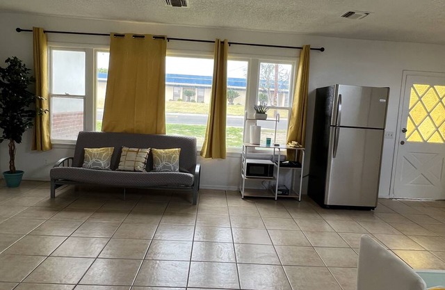 2B2B single house in Chino