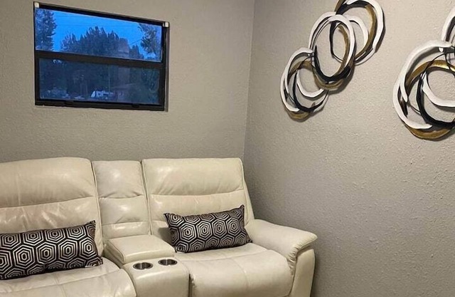 2 Bedroom 834923 by Houzlet