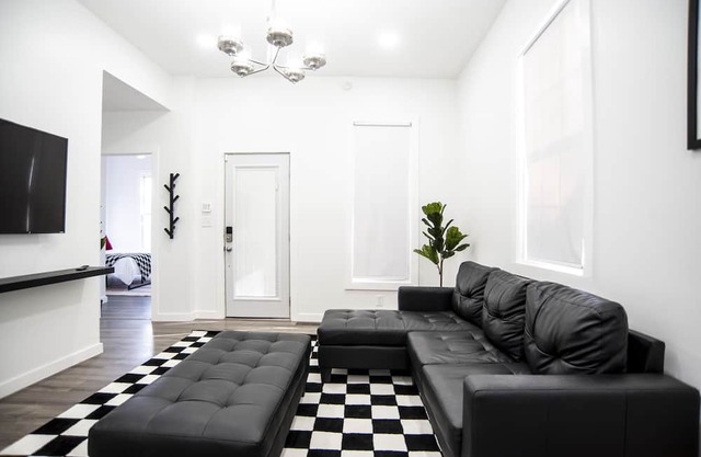 Jefferson House near Downtown Indy