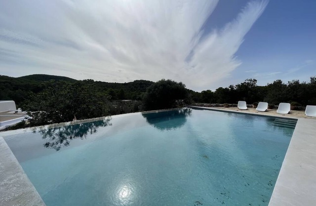 Renovated magical authentic villa in peaceful nature, walking path to the sea