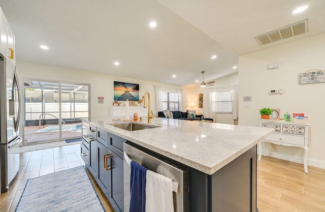 Port Richey Home w/Pool, Near Beach Park!