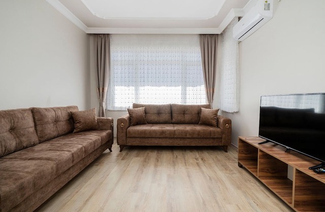 Huge Flat w Balcony Near Grand Mosque in Osmangazi
