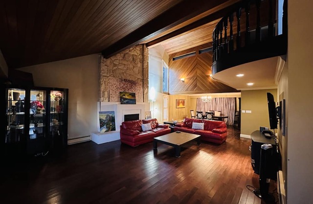 Cosy House with Sauna in Central Vancouver