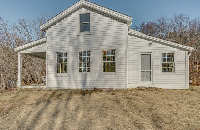 Cozy Berkshires Cottage w/ 11 Private Acres!