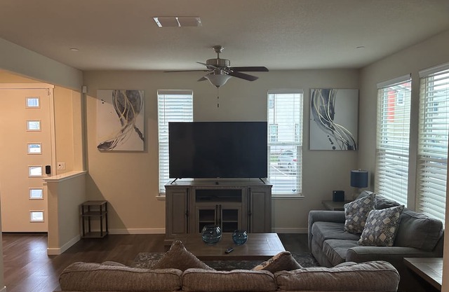 Cheerful 3BR home in a nice quiet family community