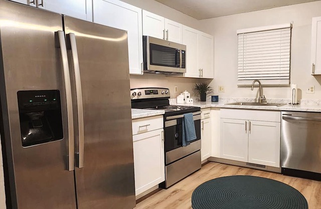 Large Centrally-Located Upstairs Apartment