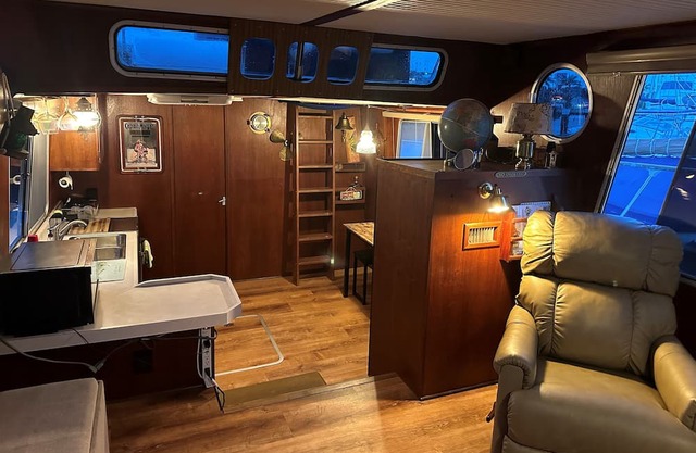 Seafood Houseboat in Key West