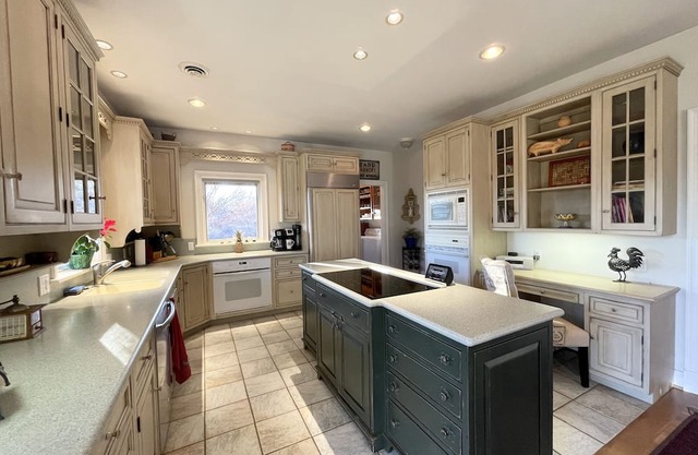 Waterford Million-Aire Estate