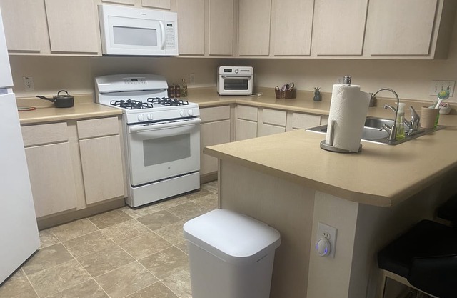 Stunning Mountain View All Ages Green Valley Townhome - 2 Bedrooms and 2 Baths!
