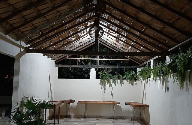 Casa Ampla e Aconchegante com Wi-fi, Varandas e Garagem Para Dois Veículos