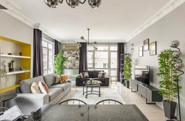 Bohemian Flat in Nisantasi with Central Location
