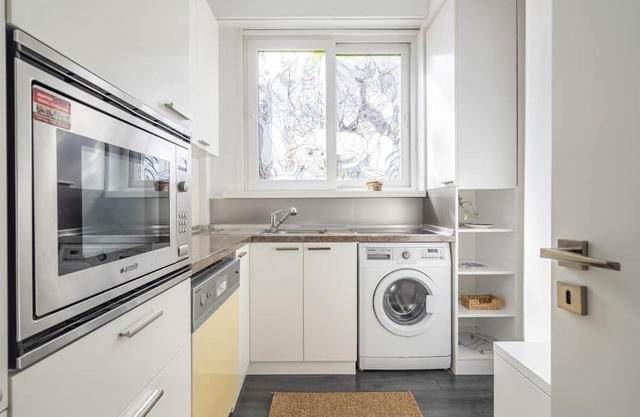 Missafir Flat Close to City's Mall in Nisantasi