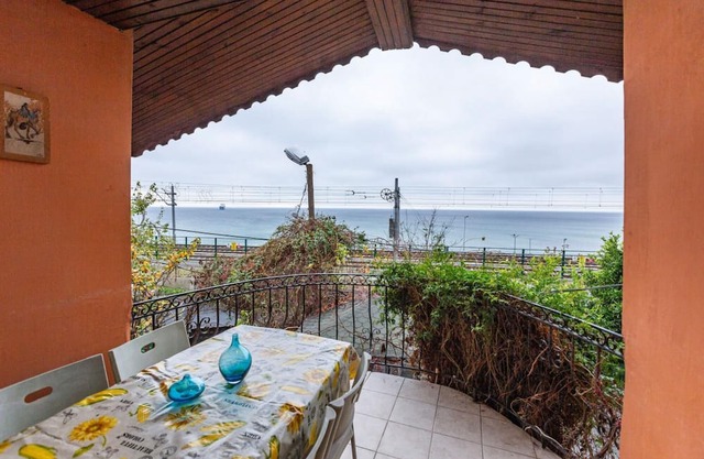 Amazing House with Sea View in Bakirkoy