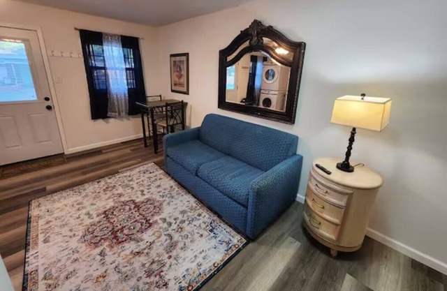 Spacious Gated 1 BR Cottage with washer and dryer