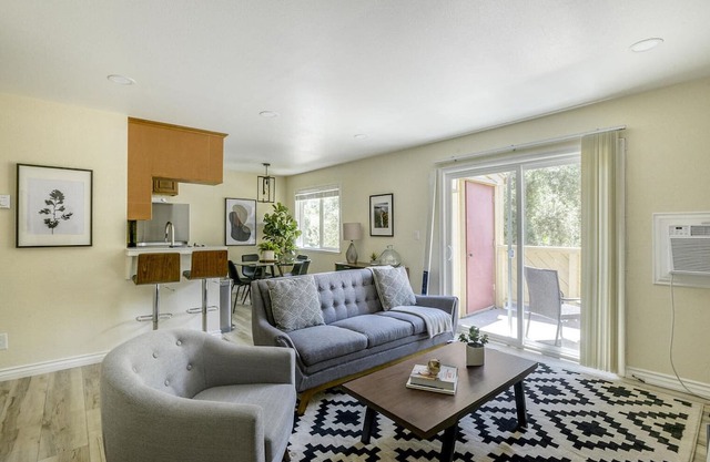 Airy Fremont 2BR w/ Elevator & A/C, nr BART & Restaurants, by Blueground