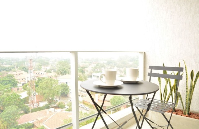 Chic 2bdr: Prime Location in Brand-new Building I