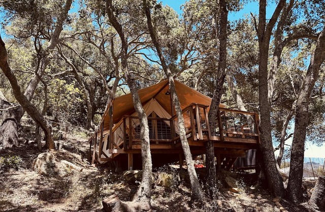 Canvas under the oaks, 15 minutes to downtown Santa Barbara, 10 to beaches