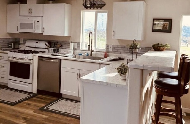 Sunset ranch sits on 20 acres over looking the most gorgeous horse ranch in CA!