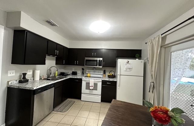 Gorgeous and Cozy Two Bedroom Townhome