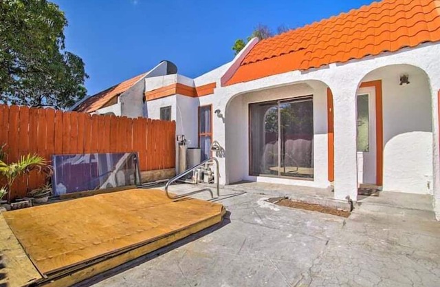 2 Bedroom 754951 by Houzlet