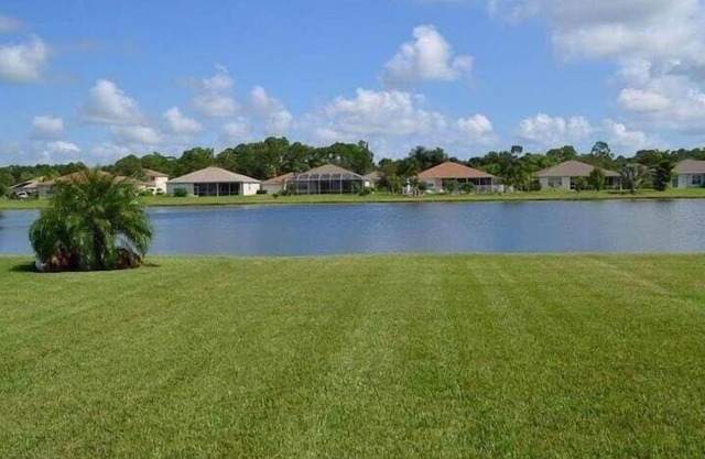 3 Bedroom 738008 by Houzlet