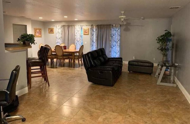 4 Bedroom 730876 by Houzlet