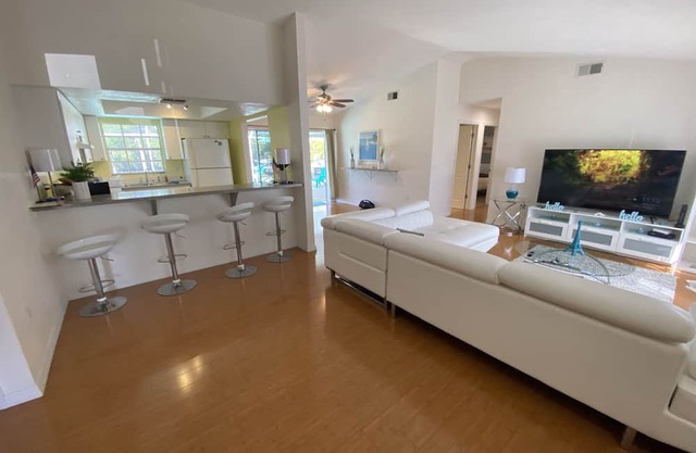 Heated Pool Home 3/2 in Quiet Neighborhood